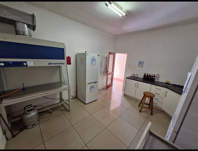 400M² OFFICE TO LET IN BARDENE